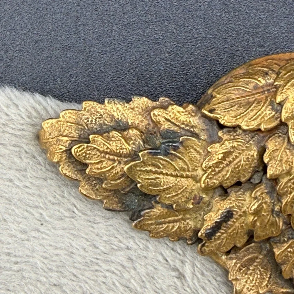Vintage Brooch‎ Gold Tone Leaf Sash Pin